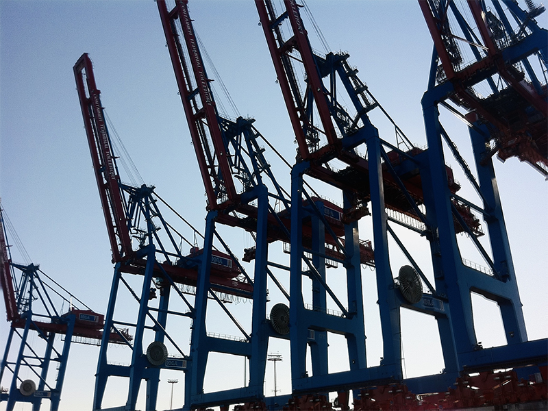 某港口機(jī)械設(shè)備使用超帆卷盤(pán)電纜